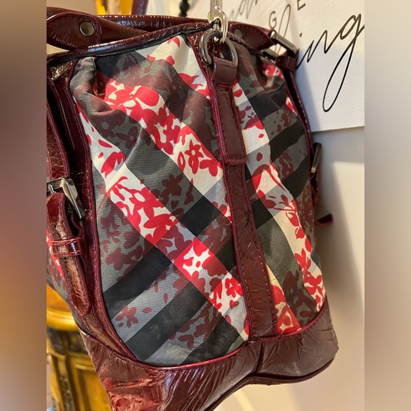 BURBERRY Burgundy Patent Beat Nova Check Floral Satchel Bag Purse HOST PICK - Picture 6 of 15
